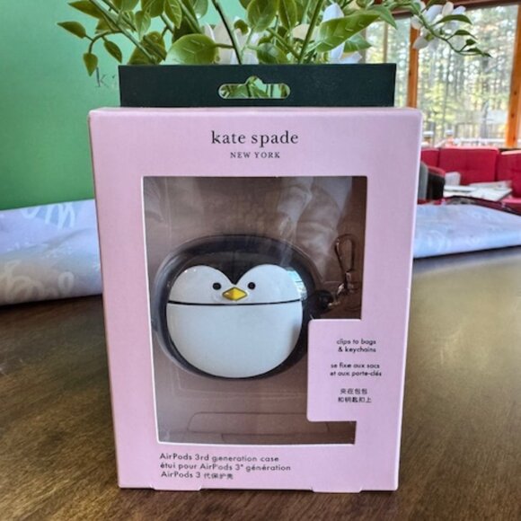 Kate Spade New York Morty Penguin Silicon AirPods 3 Generation Case New - Picture 1 of 6